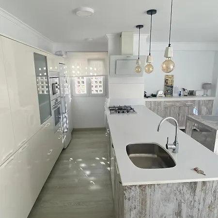 Acogedor Y Reformado Apartamento, Alicante. * Alicante